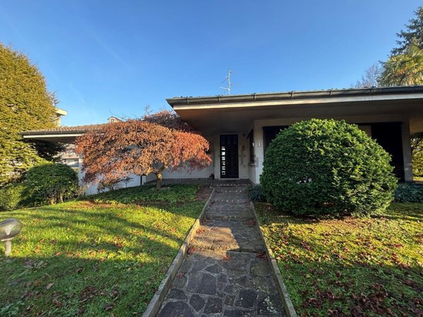 casa indipendente in vendita a Giussano