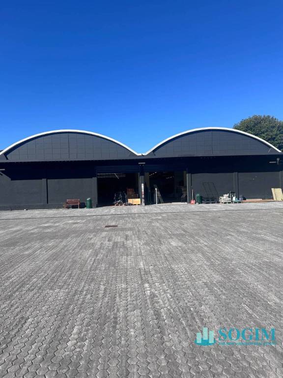 locale commerciale in vendita a Giussano