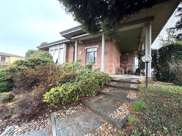 casa indipendente in vendita a Giussano in zona Paina