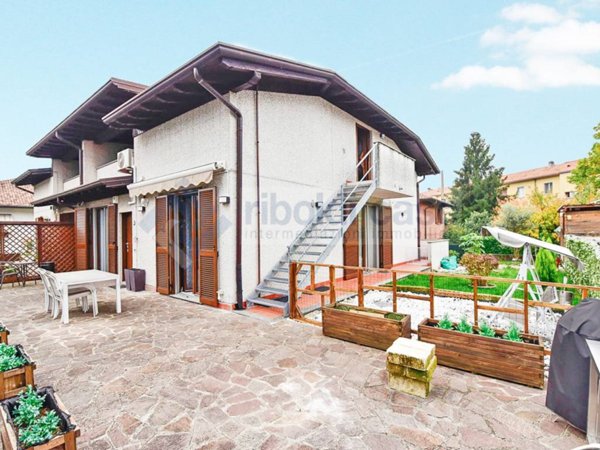 casa indipendente in vendita a Giussano