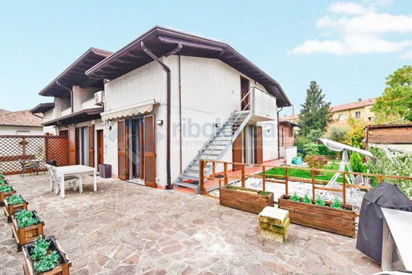 casa indipendente in vendita a Giussano