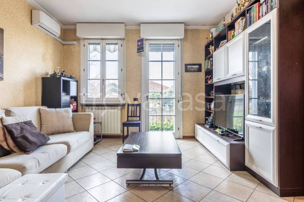 appartamento in vendita a Giussano in zona Paina