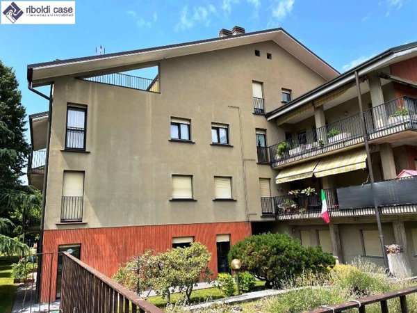appartamento in vendita a Giussano in zona Paina