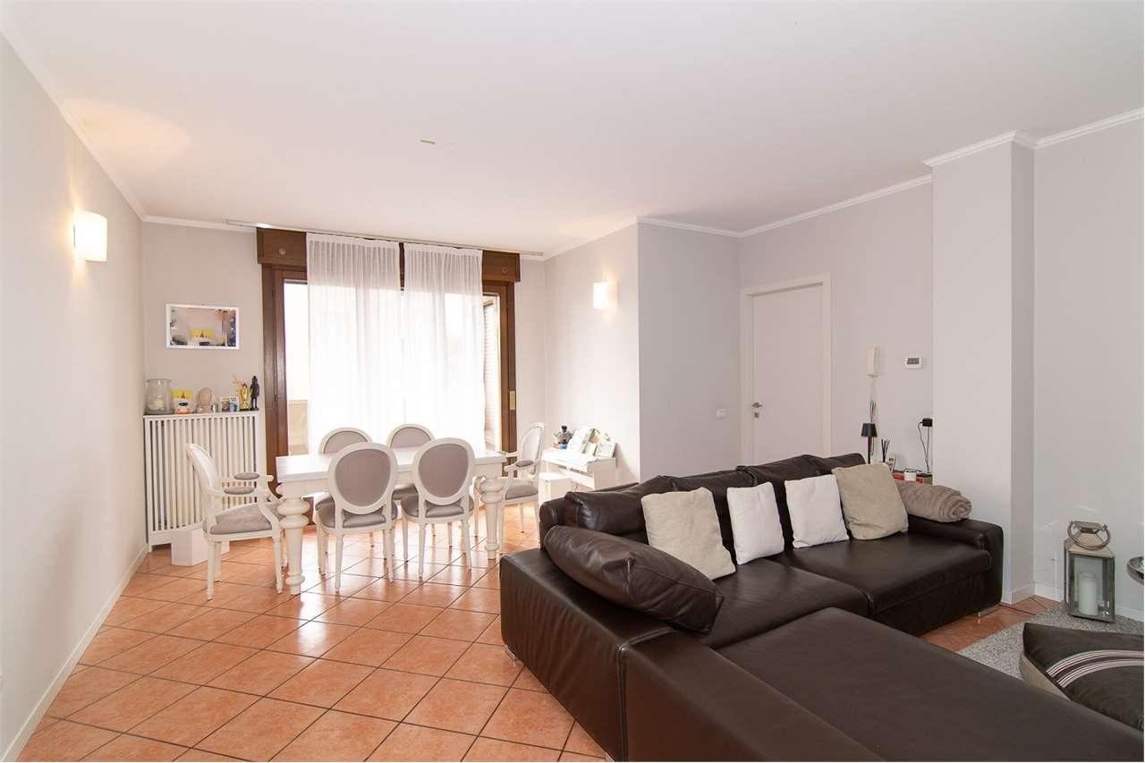 appartamento in vendita a Giussano in zona Paina