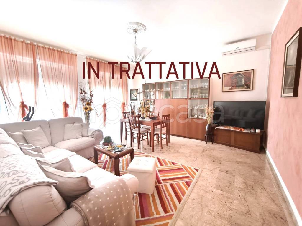 appartamento in vendita a Giussano in zona Birone