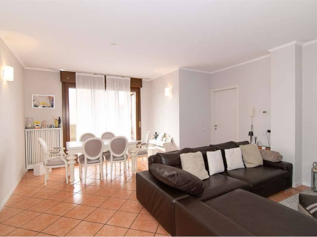 appartamento in vendita a Giussano in zona Paina