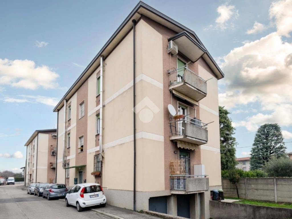 appartamento in vendita a Giussano in zona Paina