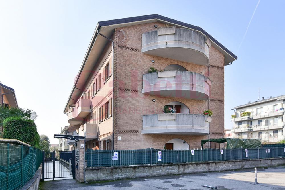 appartamento in vendita a Giussano in zona Paina