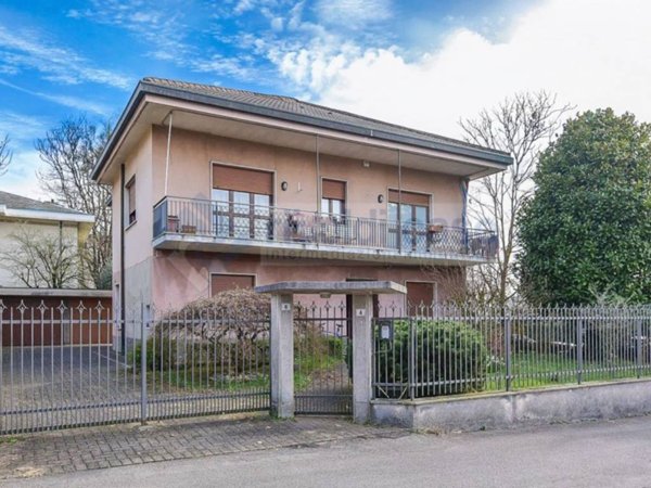 casa indipendente in vendita a Giussano