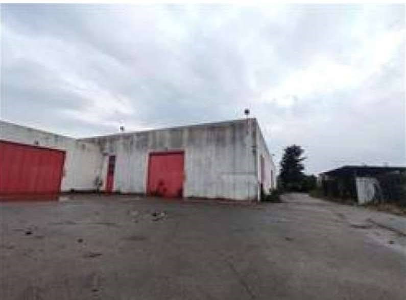 locale commerciale in vendita a Giussano in zona Birone