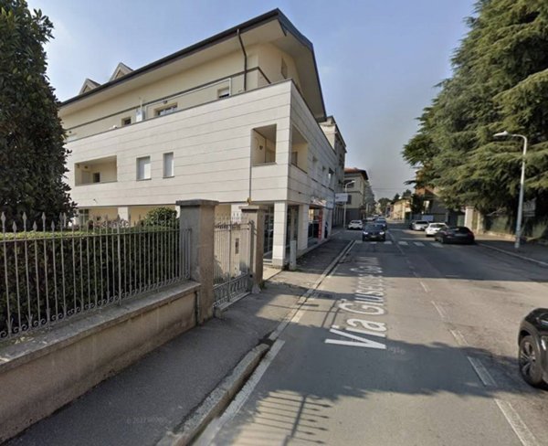 negozio in vendita a Giussano