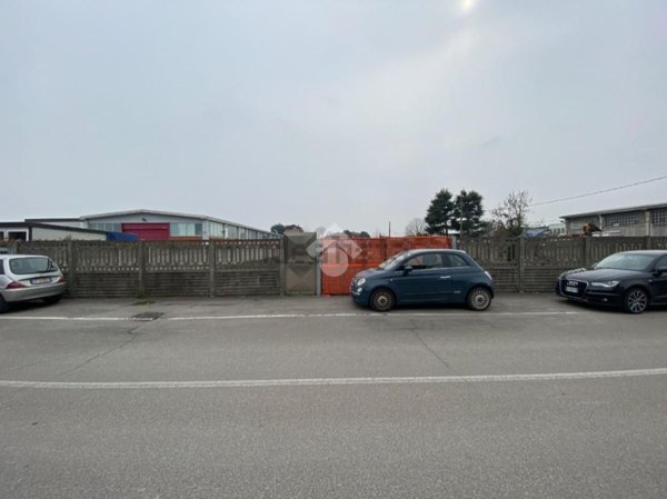 terreno edificabile in vendita a Giussano