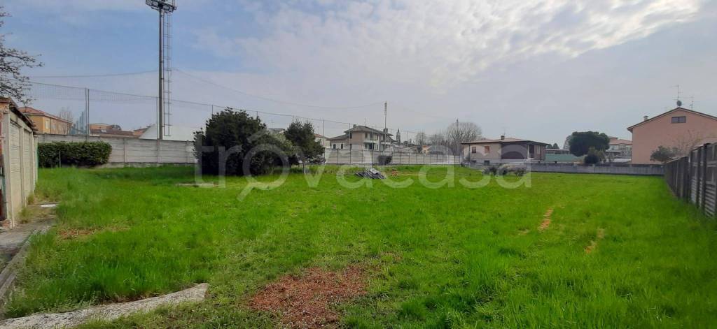 terreno edificabile in vendita a Giussano