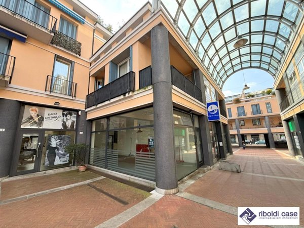 negozio in vendita a Giussano