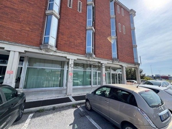 negozio in vendita a Giussano