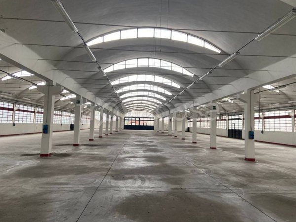 capannone in vendita a Giussano