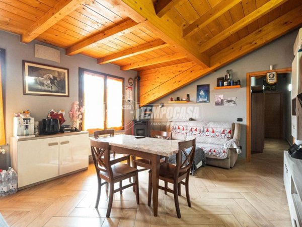 appartamento in vendita a Giussano in zona Paina