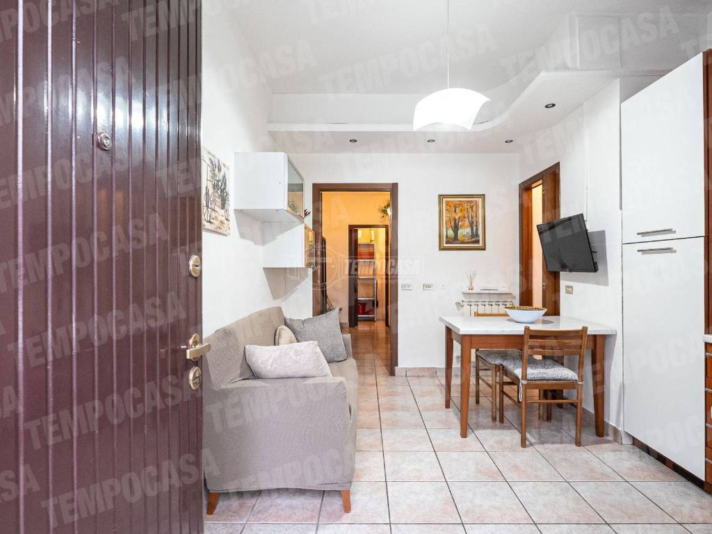 appartamento in vendita a Giussano in zona Paina