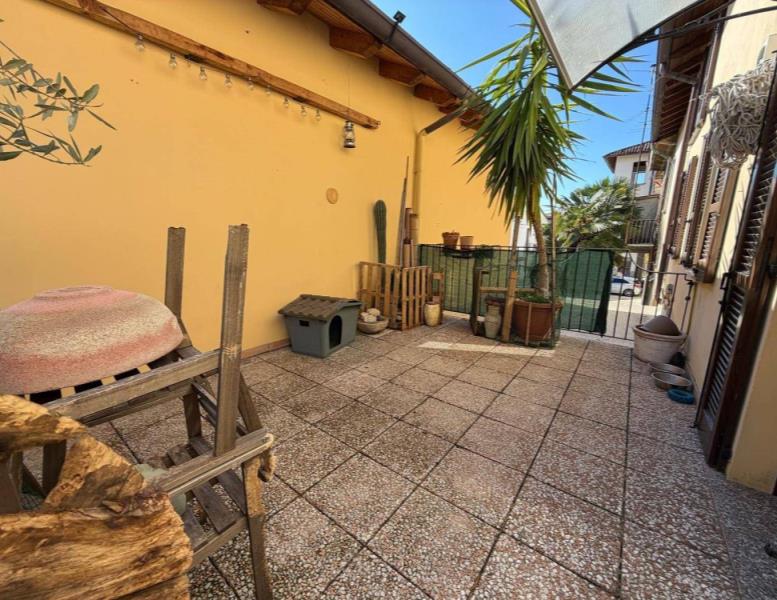 appartamento in vendita a Giussano in zona Paina