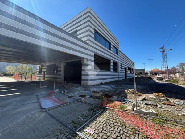 locale commerciale in vendita a Giussano