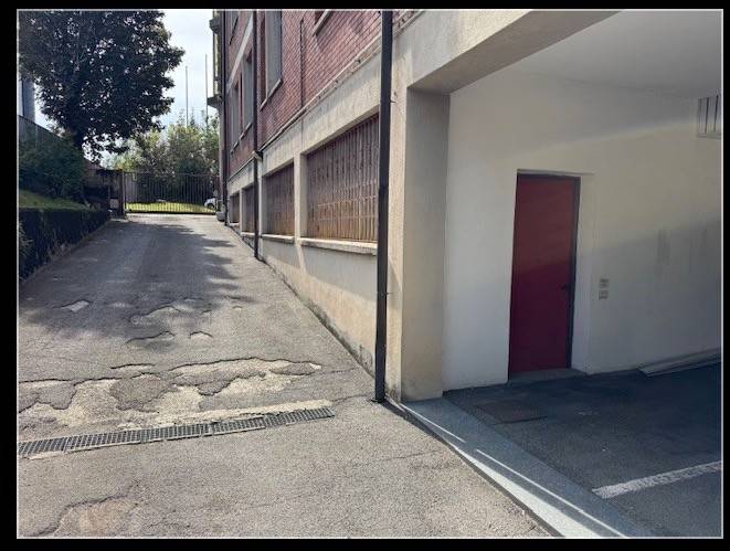 locale commerciale in vendita a Giussano