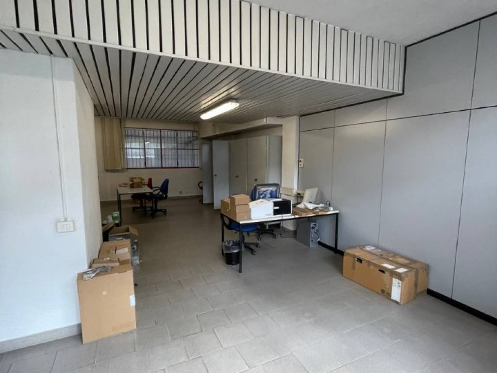 negozio in vendita a Giussano