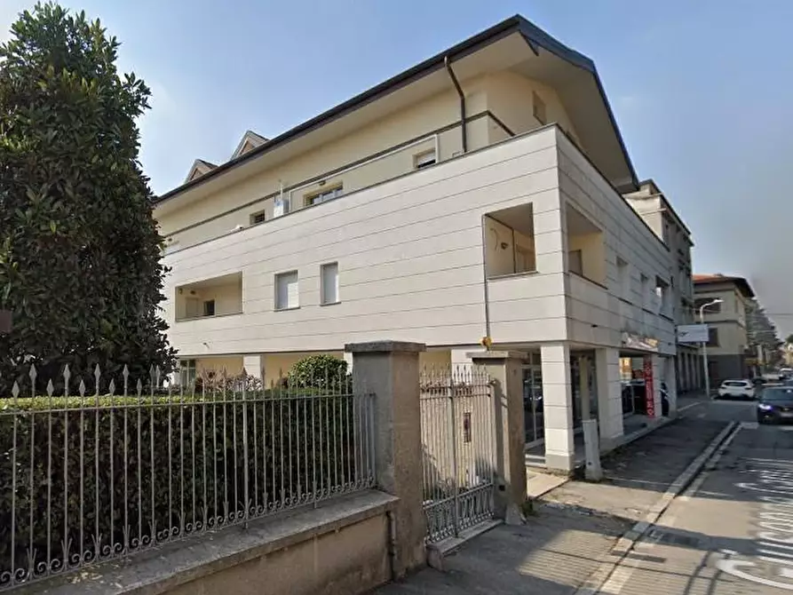 negozio in vendita a Giussano