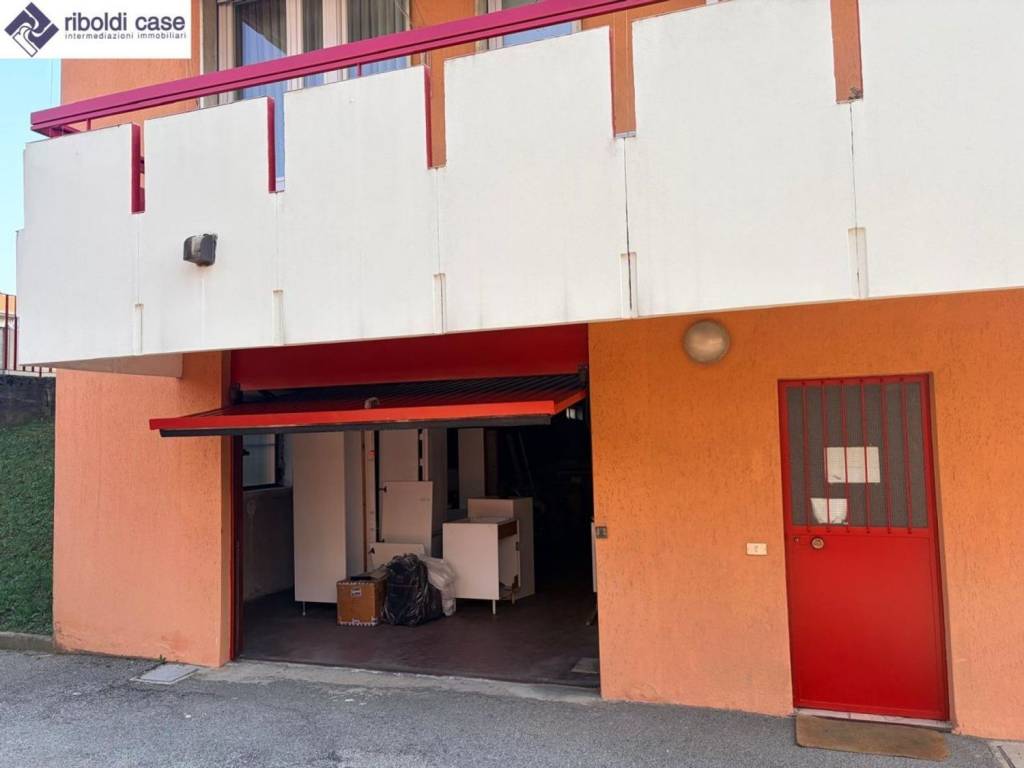 locale commerciale in vendita a Giussano