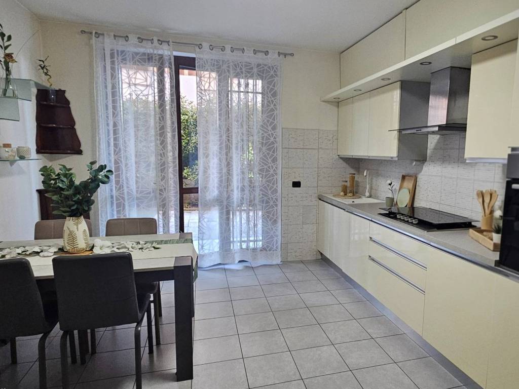 appartamento in vendita a Giussano