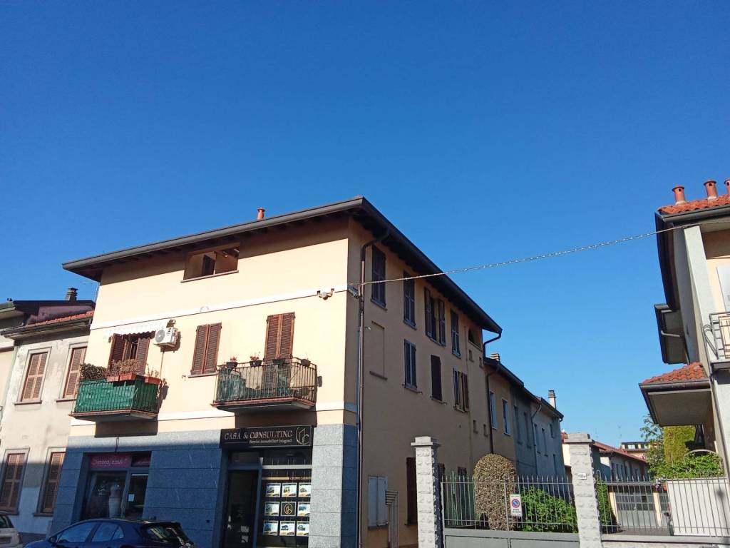 appartamento in vendita a Giussano in zona Paina