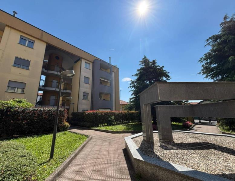 appartamento in vendita a Giussano in zona Paina