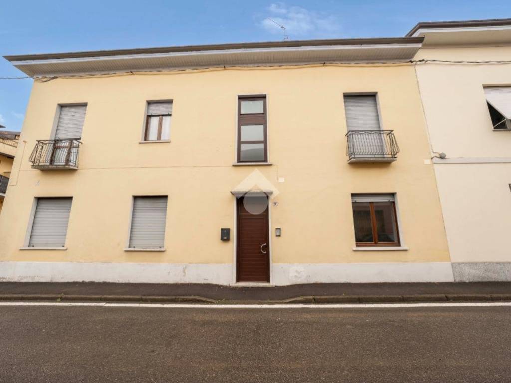 appartamento in vendita a Giussano in zona Paina