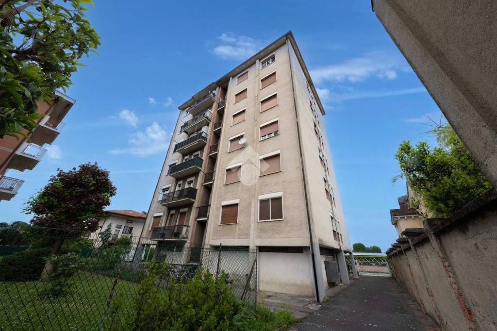 appartamento in vendita a Giussano in zona Birone