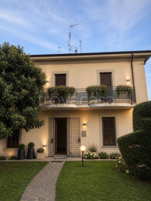 casa indipendente in vendita a Giussano