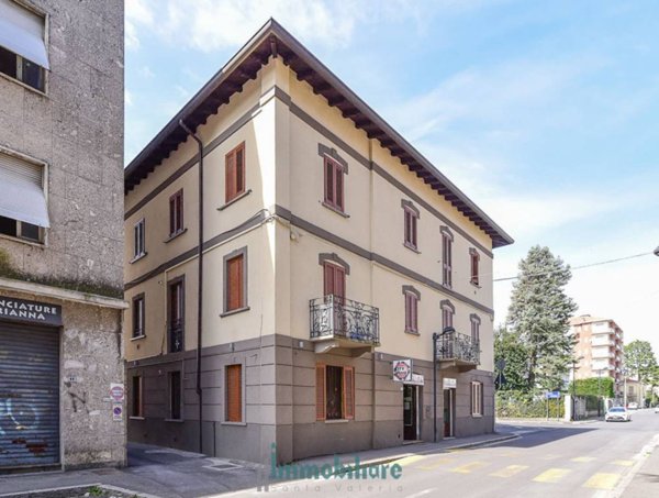 appartamento in vendita a Giussano in zona Paina