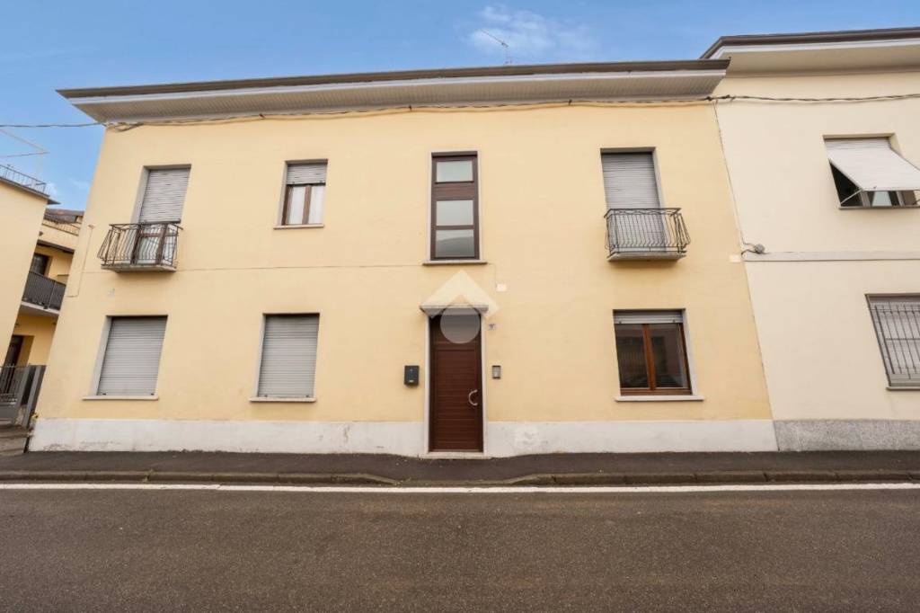 appartamento in vendita a Giussano in zona Paina