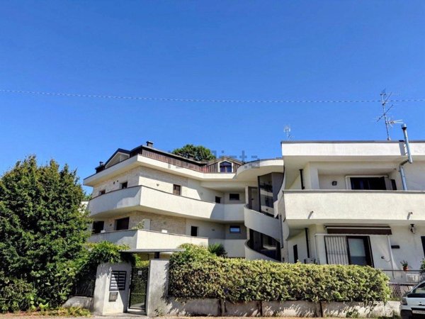 appartamento in vendita a Giussano in zona Paina