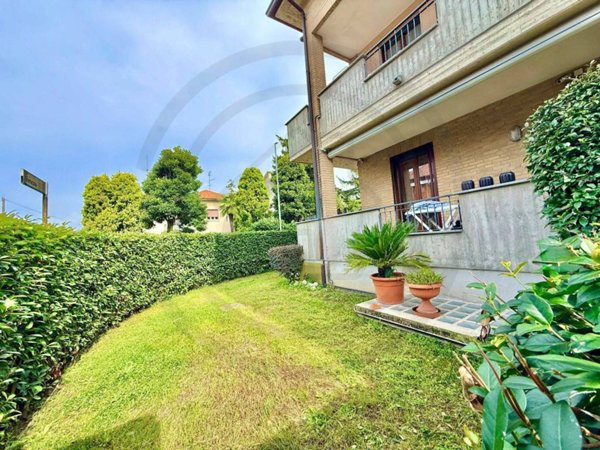 appartamento in vendita a Giussano in zona Paina