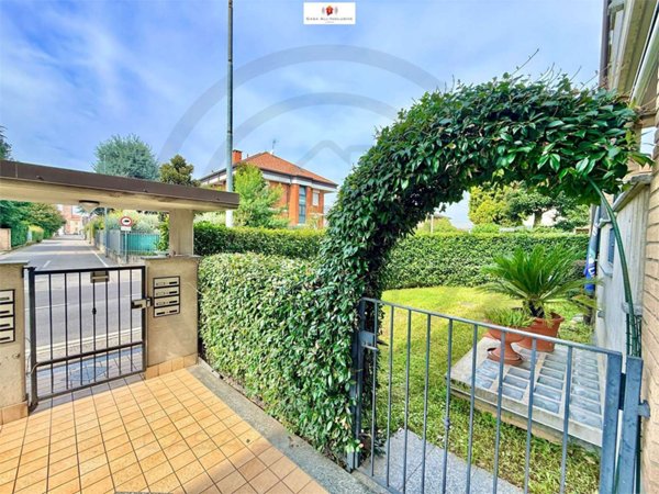 appartamento in vendita a Giussano in zona Paina