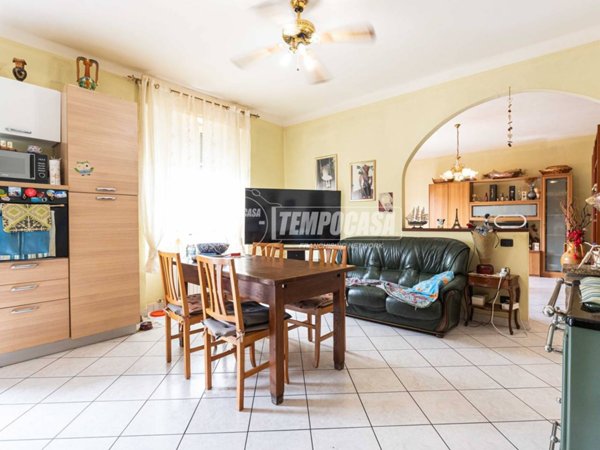 appartamento in vendita a Giussano in zona Paina