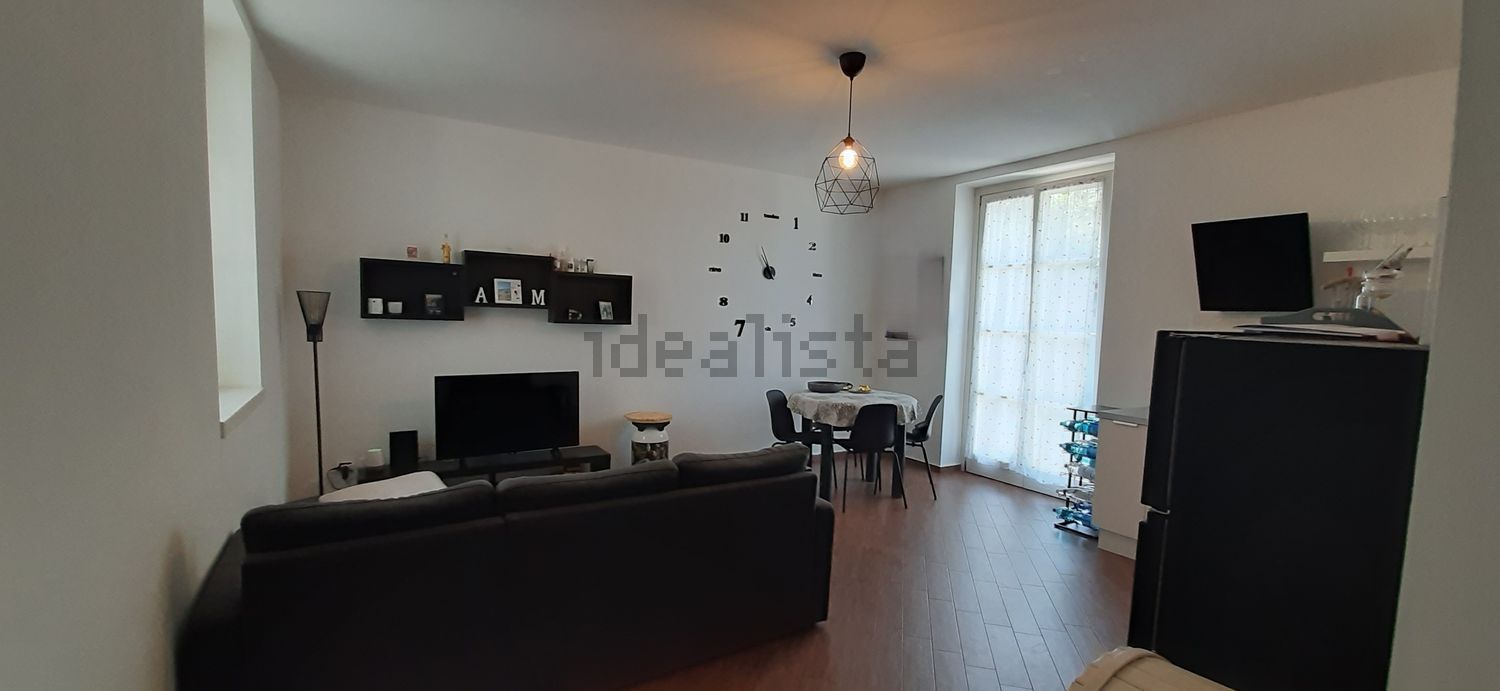 appartamento in vendita a Giussano in zona Paina