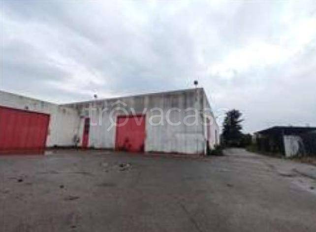 locale commerciale in vendita a Giussano in zona Birone