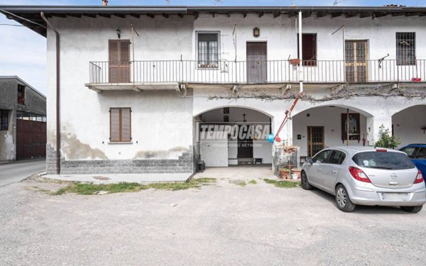 appartamento in vendita a Giussano in zona Paina