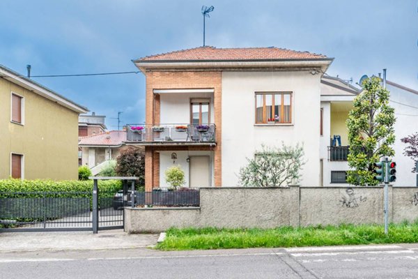 casa indipendente in vendita a Giussano