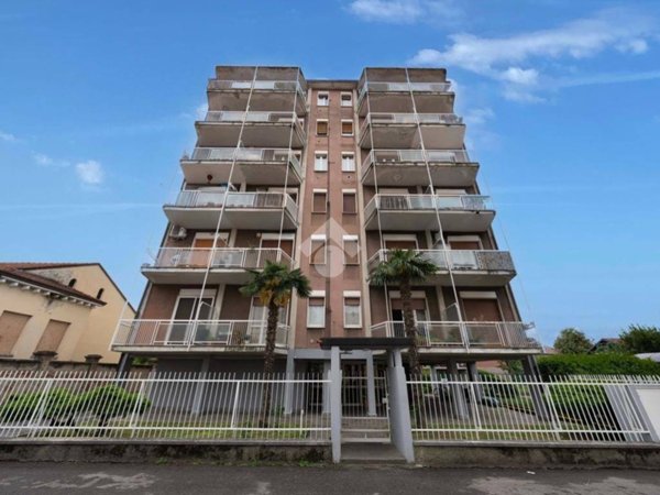 appartamento in vendita a Giussano in zona Birone