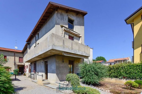 casa indipendente in vendita a Giussano