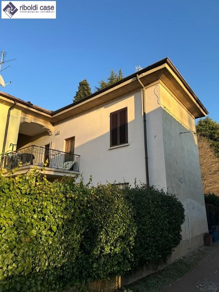 casa indipendente in vendita a Giussano in zona Paina