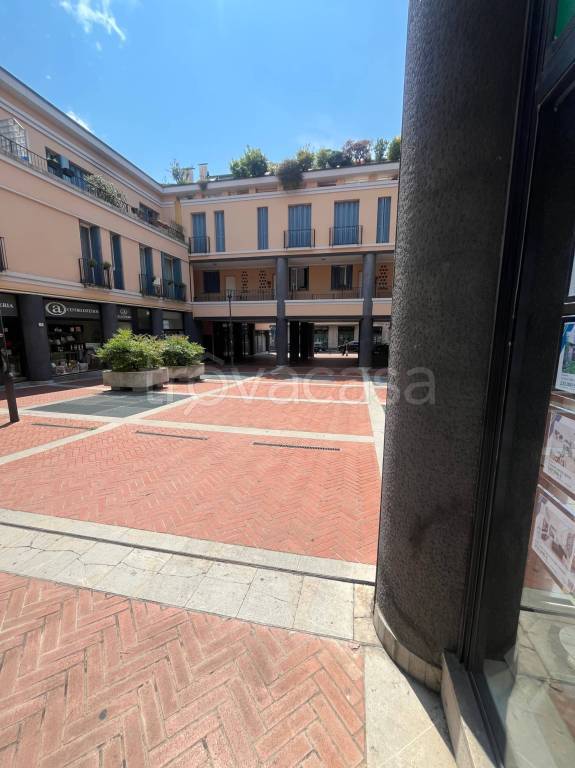 appartamento in vendita a Giussano in zona Paina