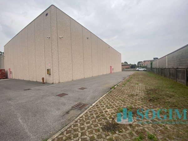 capannone in vendita a Giussano in zona Birone