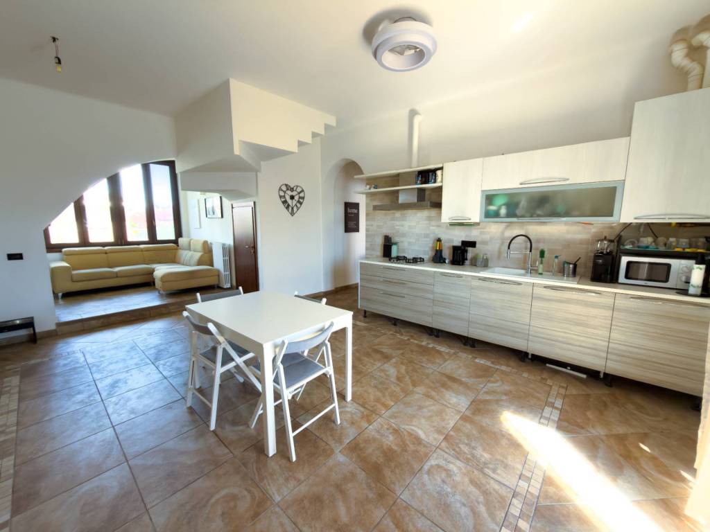 appartamento in vendita a Giussano in zona Paina